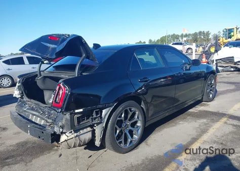 2017 Chrysler 300 300S z USA, uszkodzony, nr VIN 2C3CCABG2HH662985